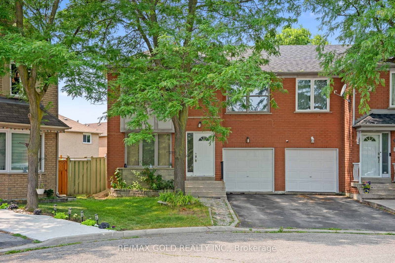 27 Lofty Pines Place