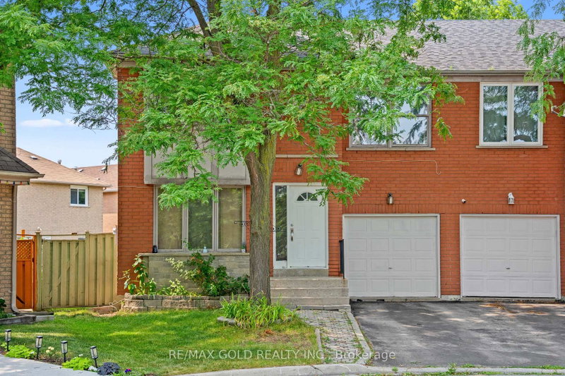 27 Lofty Pines Place
