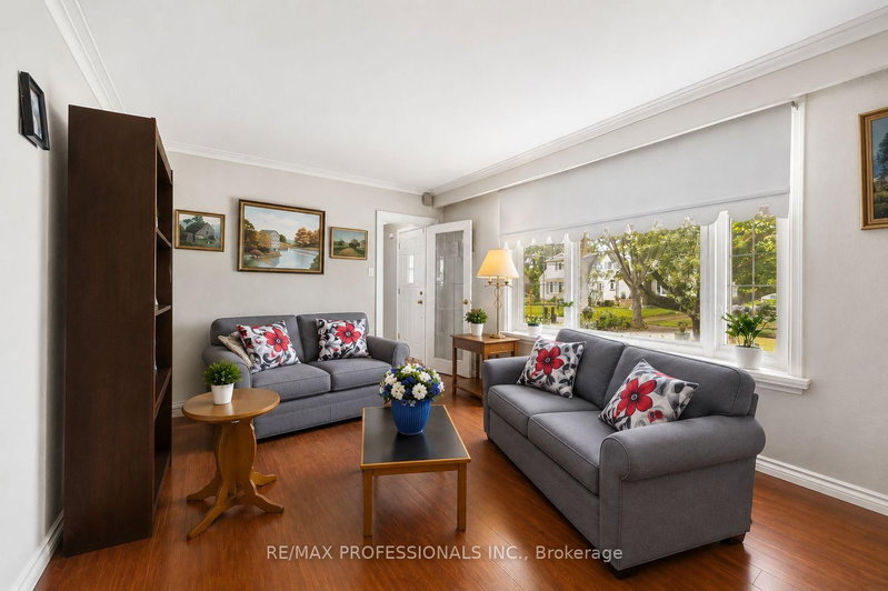 15 Huntsmoor Road