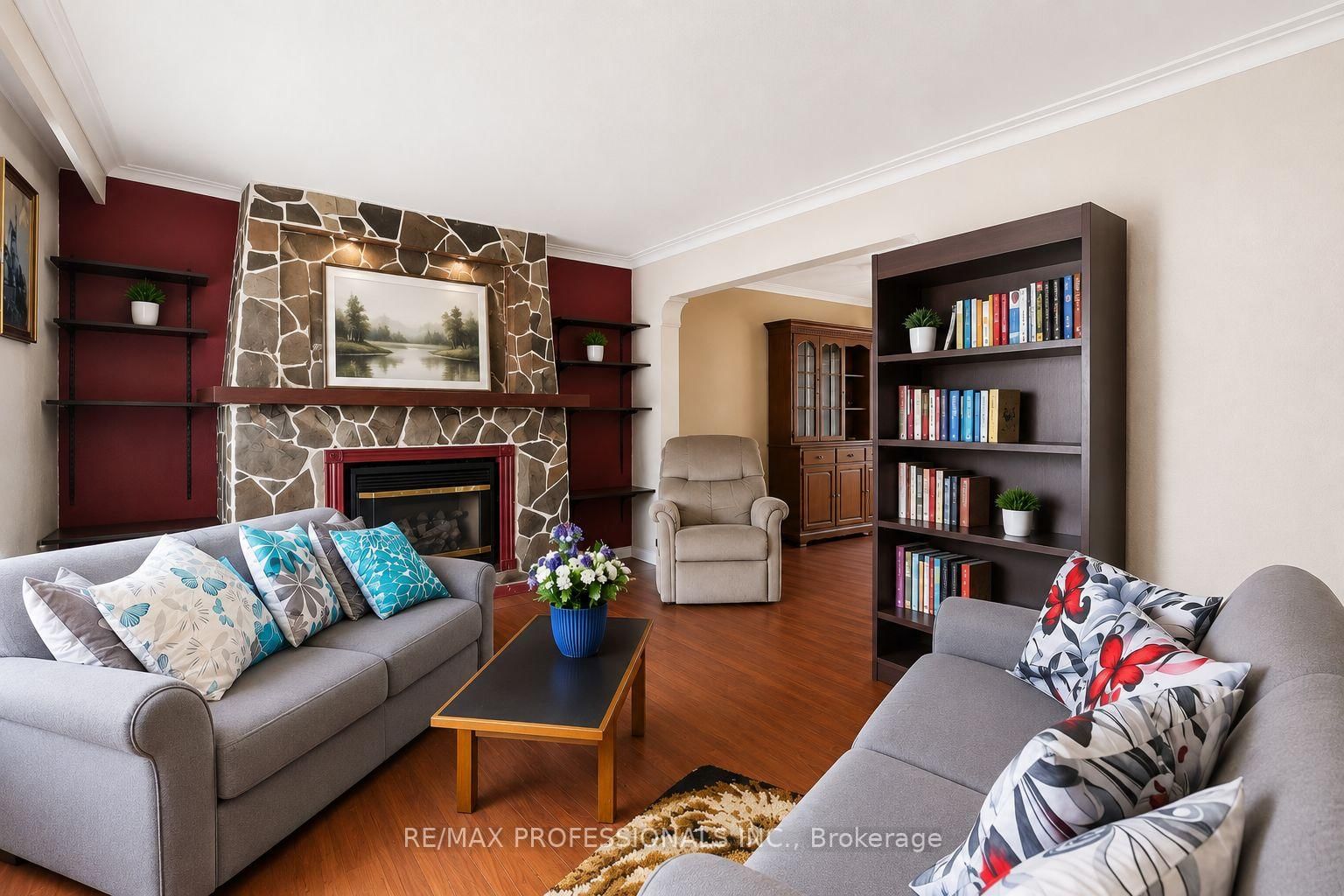 Listing Image 3