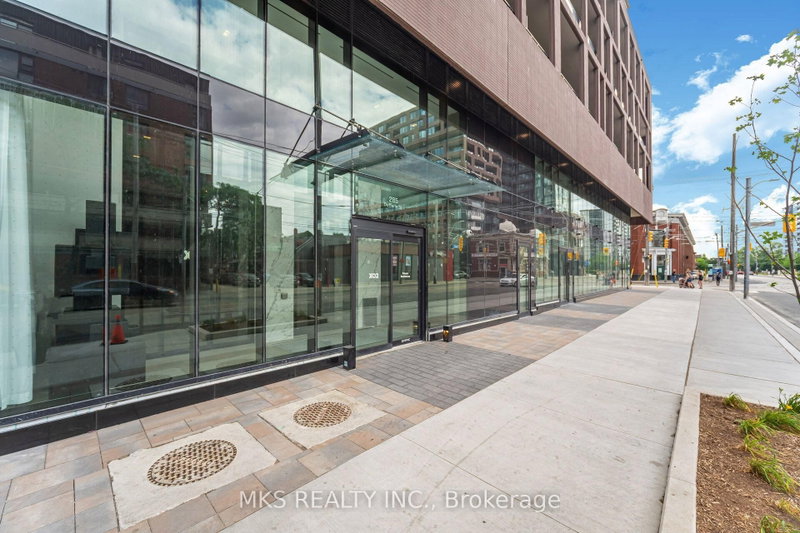 621 - 285 Dufferin Street