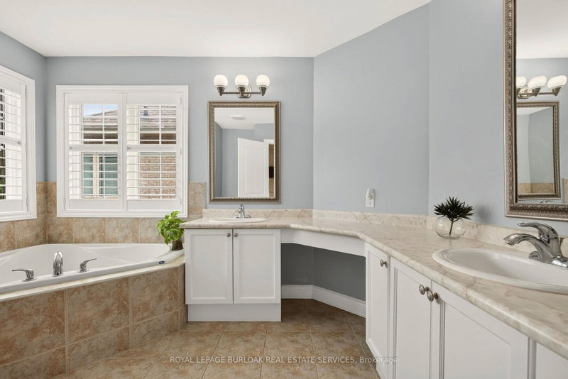 215 Burloak Oakville,ON L6L 6T6 — Photo 27