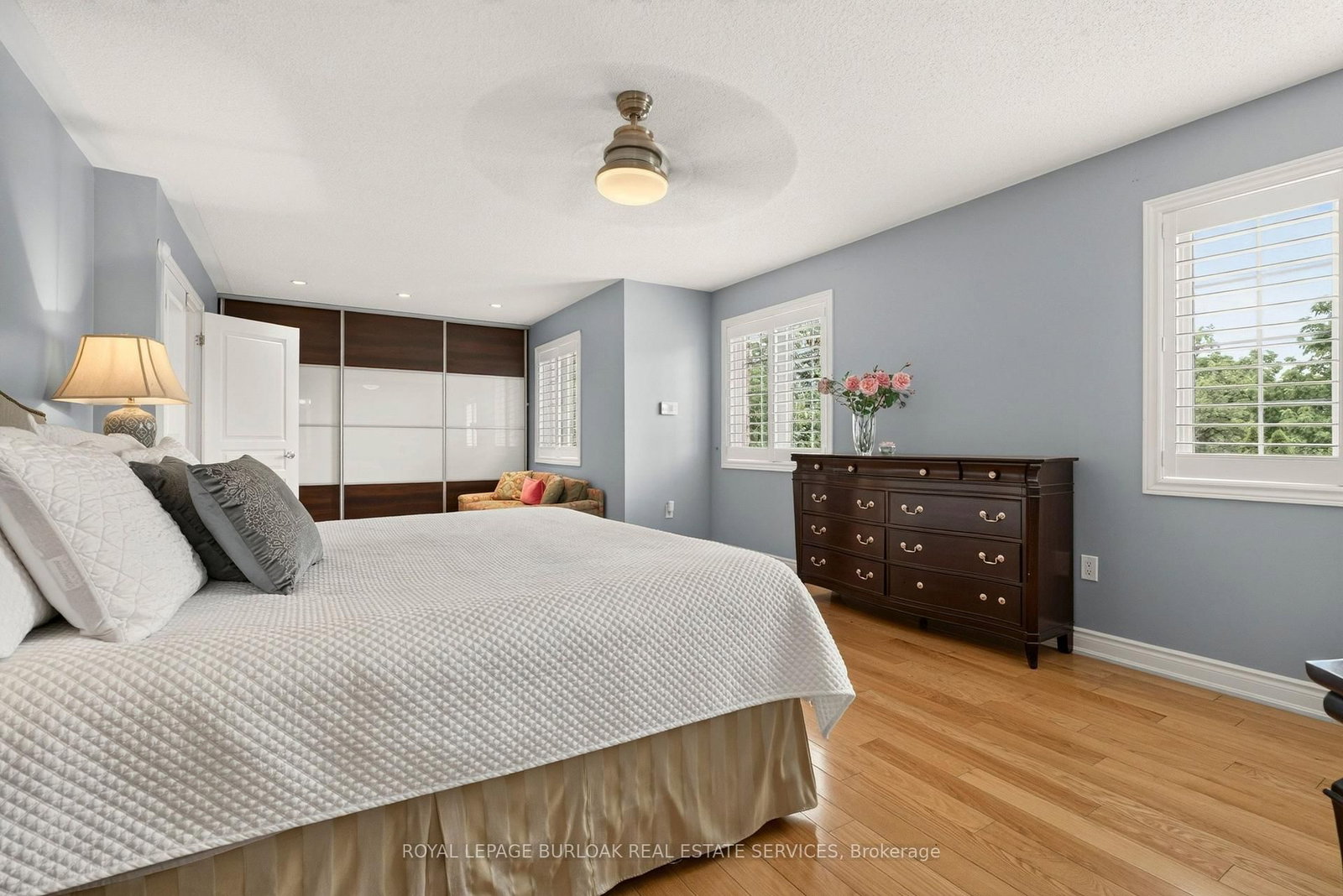 215 Burloak Drive • Oakville, ON photo 26