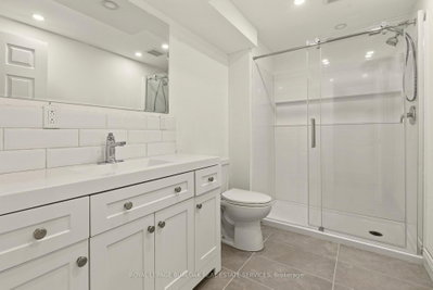 215 Burloak Oakville,ON L6L 6T6 — Photo 37