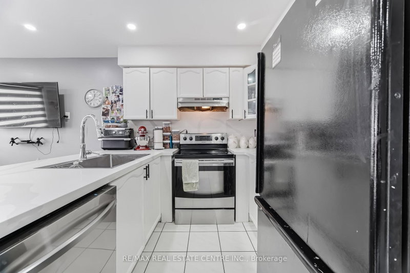 28 Mount Fuji Brampton,ON L6R 2L3 — Photo 14