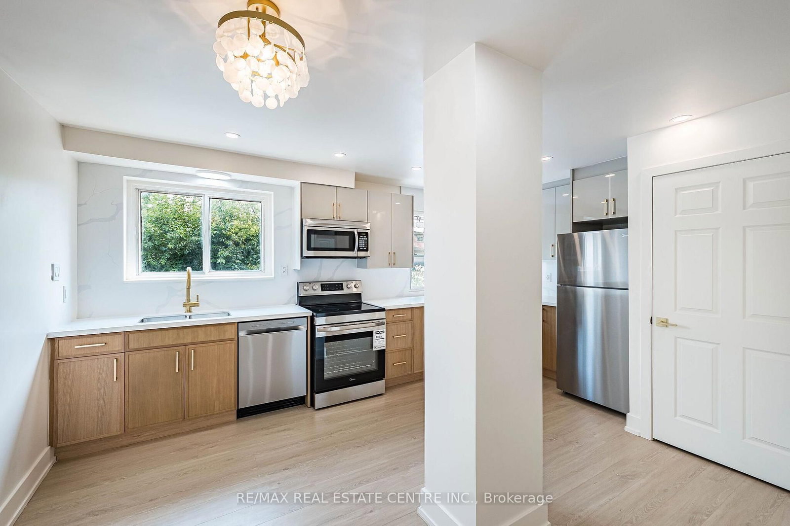 7053 Harwick Drive • Mississauga, ON photo 11