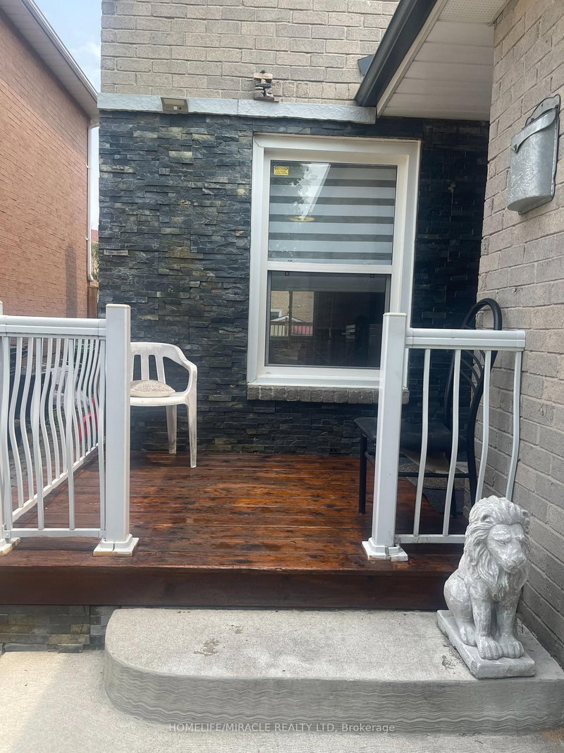 17 WAYNE NICOL Drive