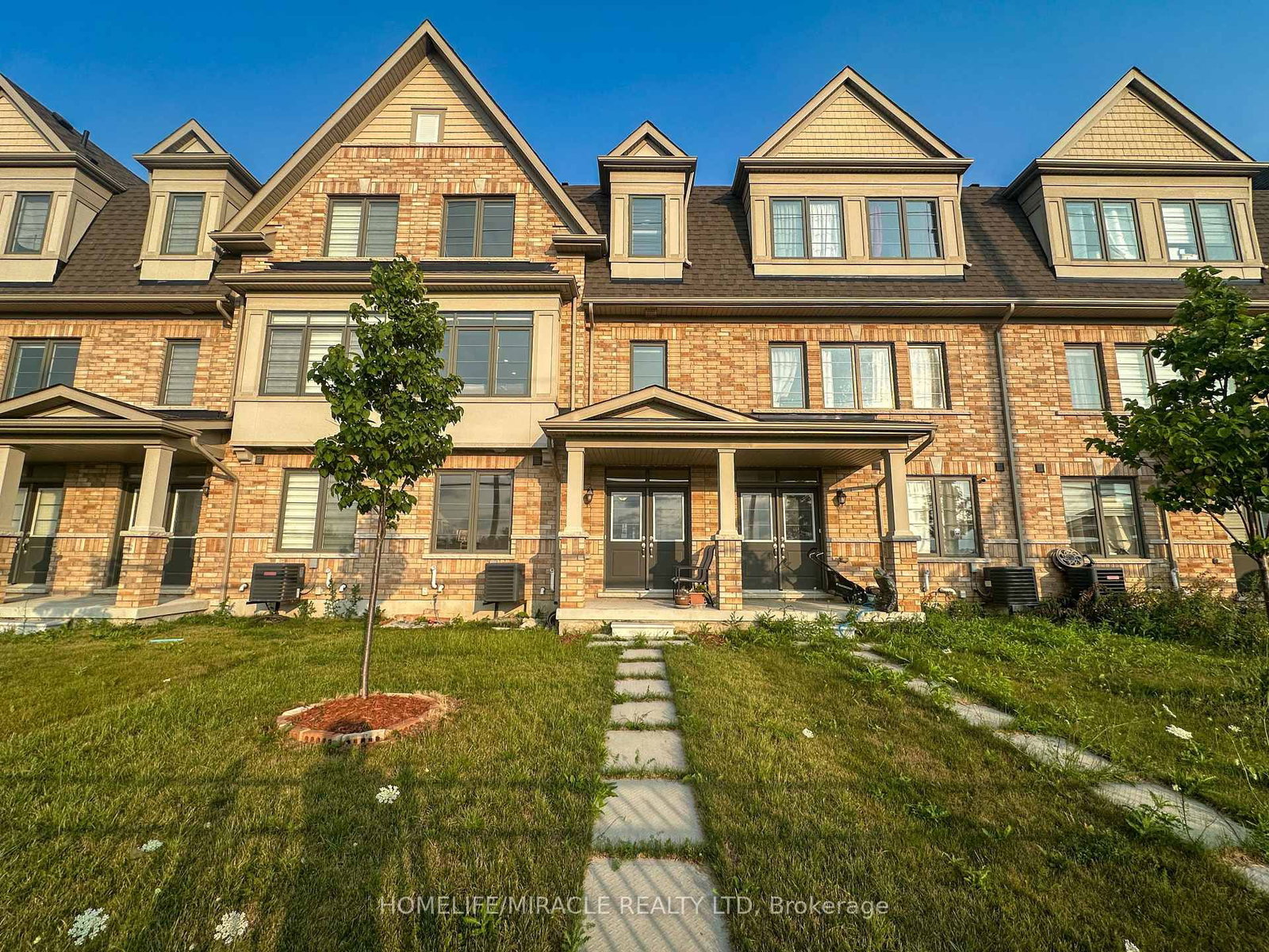 58 Fruitvale Circle • Brampton, ON photo 1
