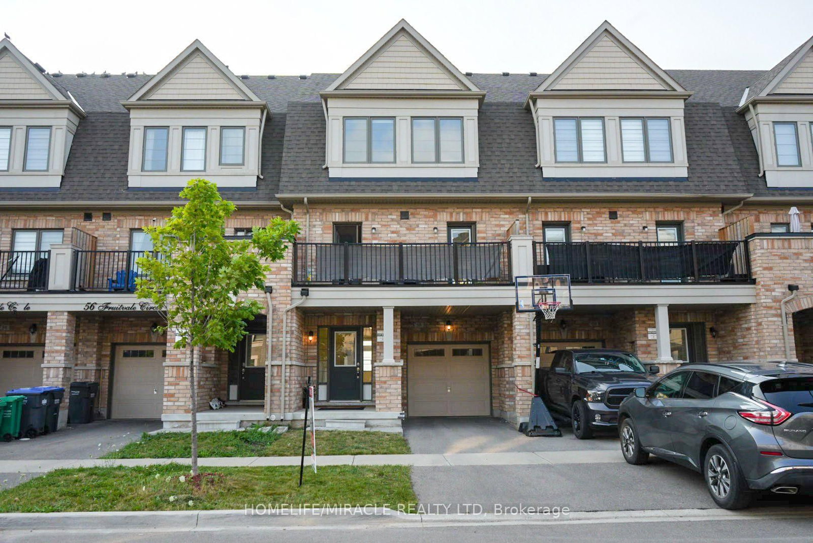 58 Fruitvale Circle • Brampton, ON photo 2