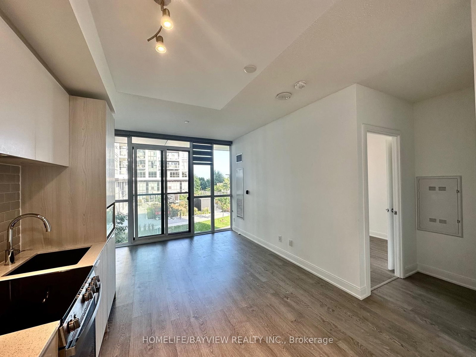 70 Annie Craig Drive • #MZ 01 • Toronto, ON photo 5