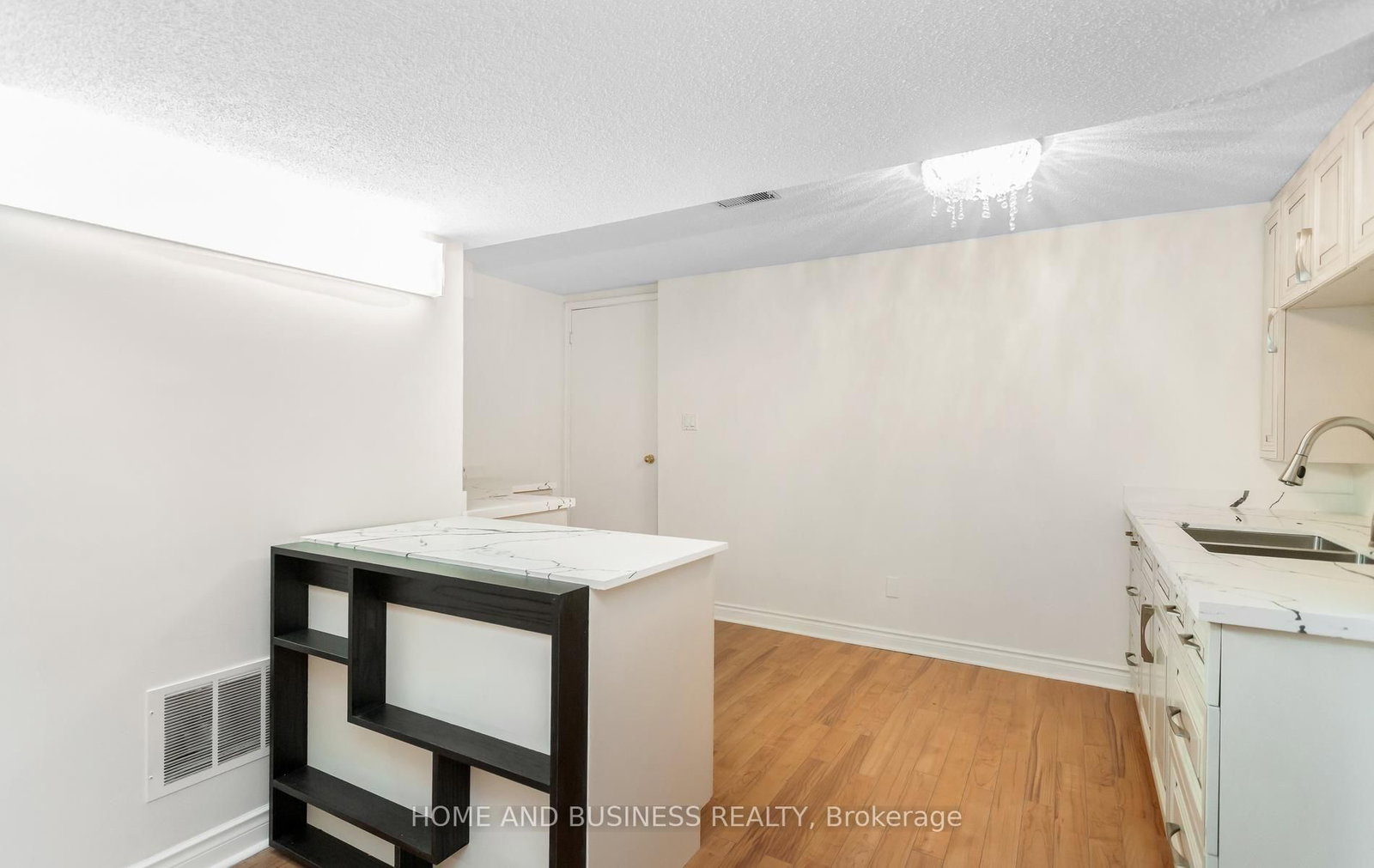 1755 Birchwood Dr, Mississauga, view 41