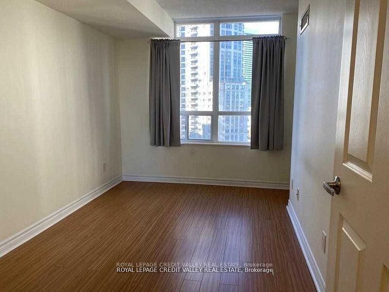 1204 - 3880 Duke Of York Boulevard