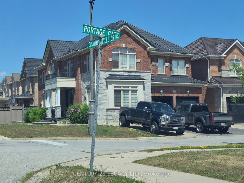 11 DRUMMONDVILLE Drive