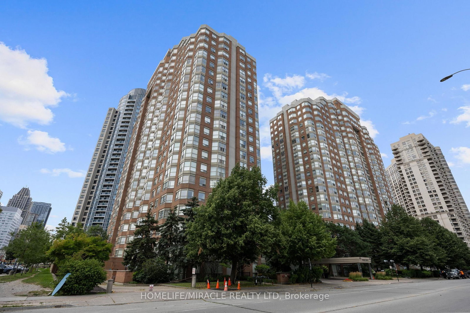 325 Webb Drive • #406 • Mississauga, ON photo 36