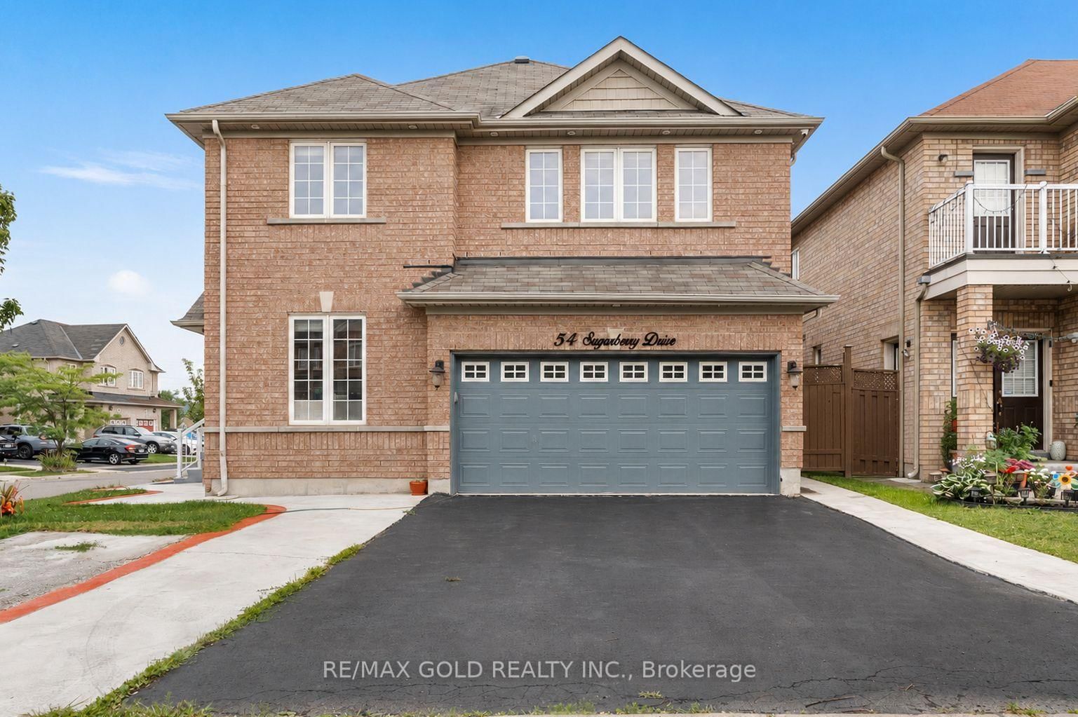 Detached House for sale at 54 Sugarberry Drive, Brampton, Ontario, L6X 0K3 - Credit Valley - MLS: W13619086