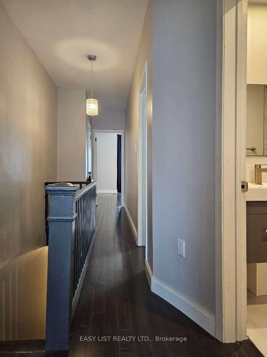 449 Pacific Avenue • Toronto, ON photo 17