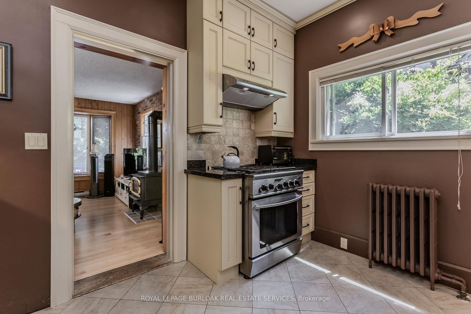 569 Locust Street • Burlington, ON photo 14