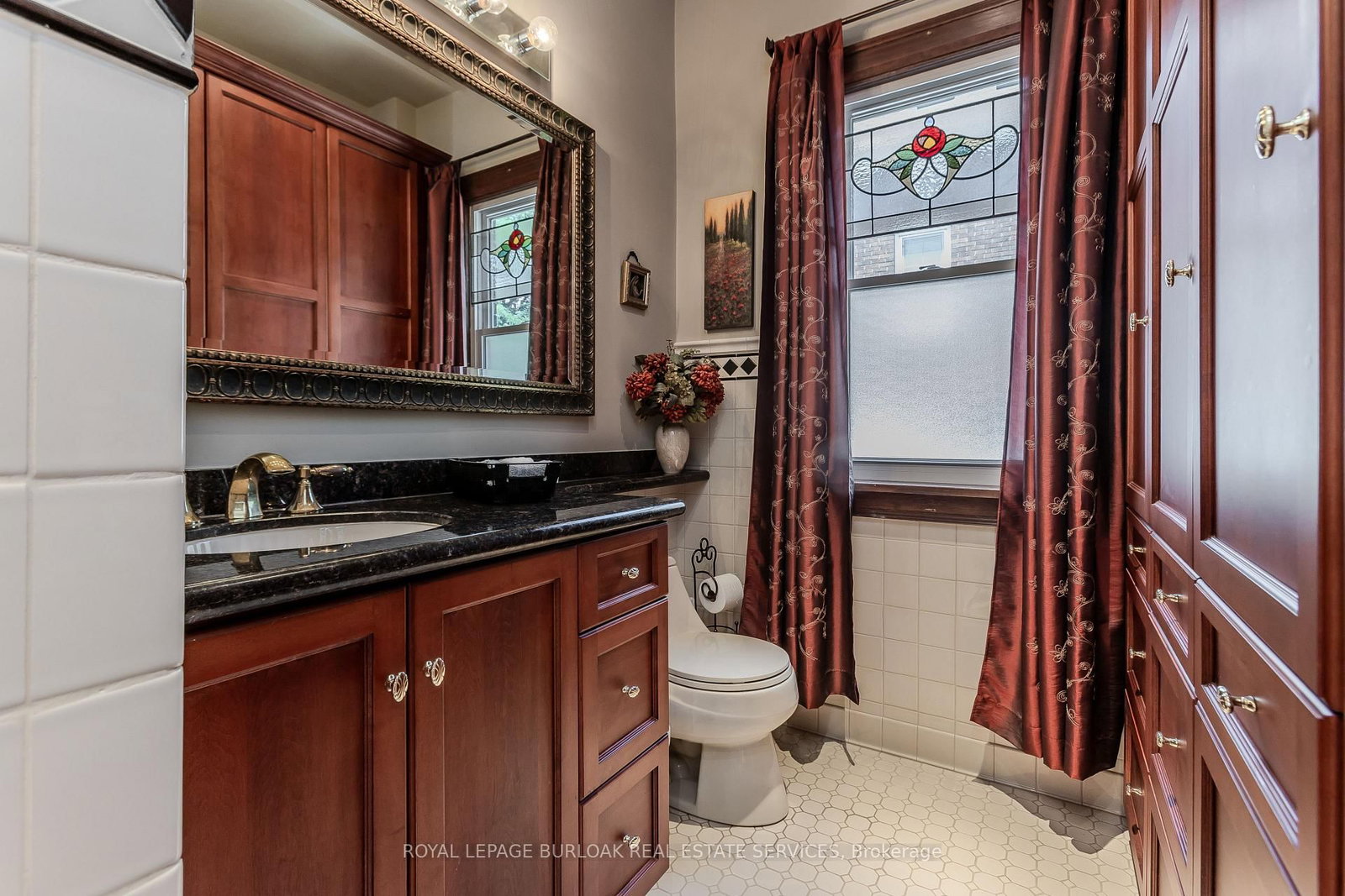 569 Locust Street • Burlington, ON photo 18