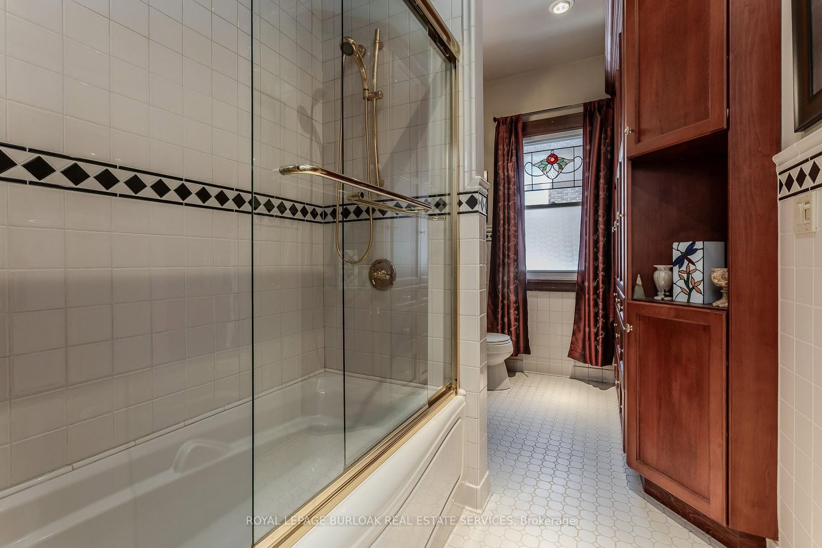 569 Locust Street • Burlington, ON photo 19
