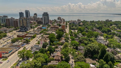 569 Locust Street • Burlington, ON photo 2