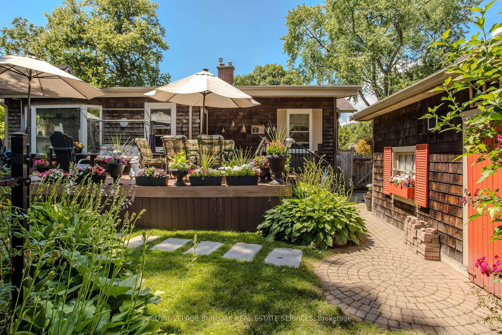 569 Locust Street • Burlington, ON photo 32