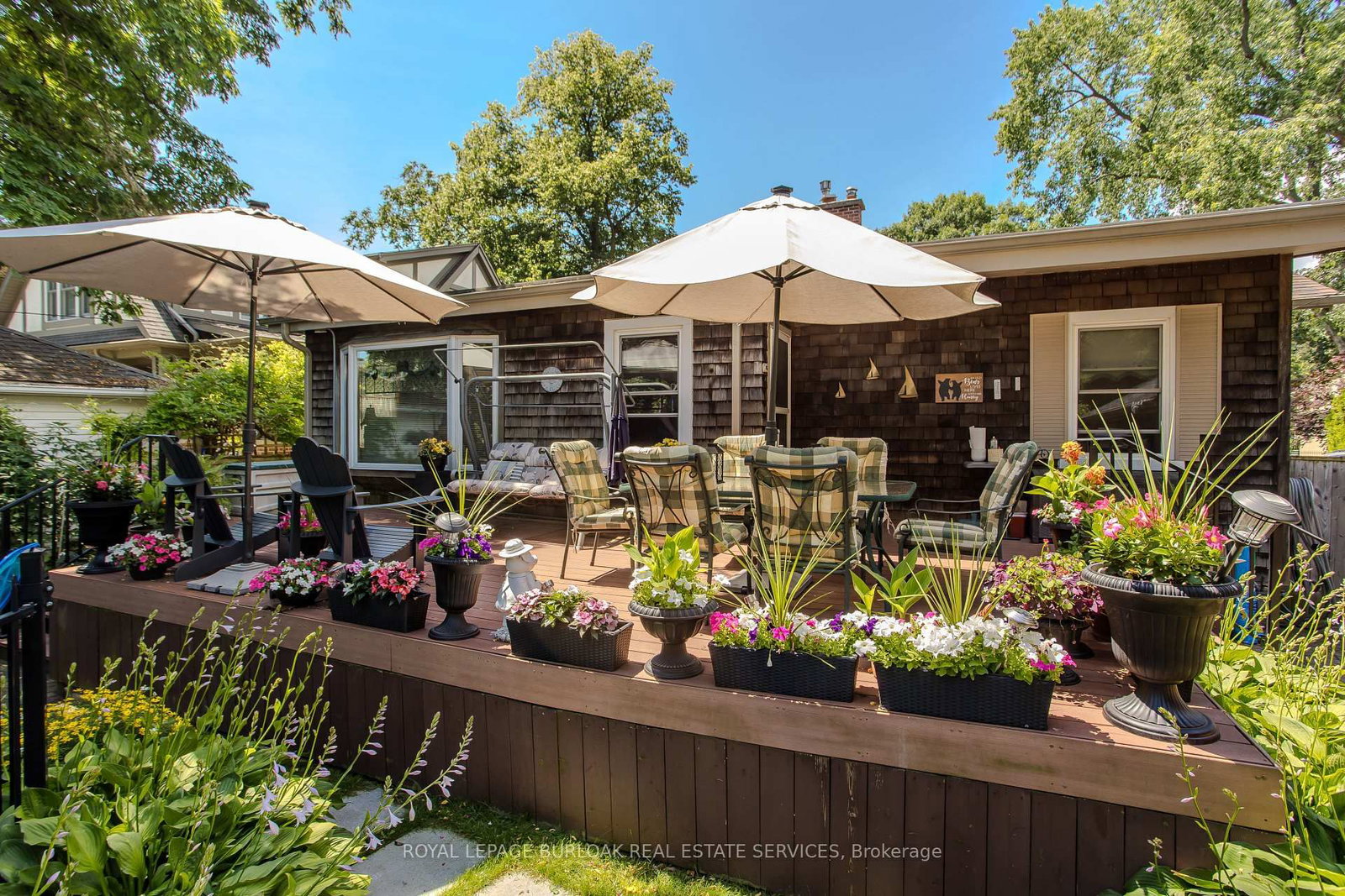 569 Locust Street • Burlington, ON photo 4