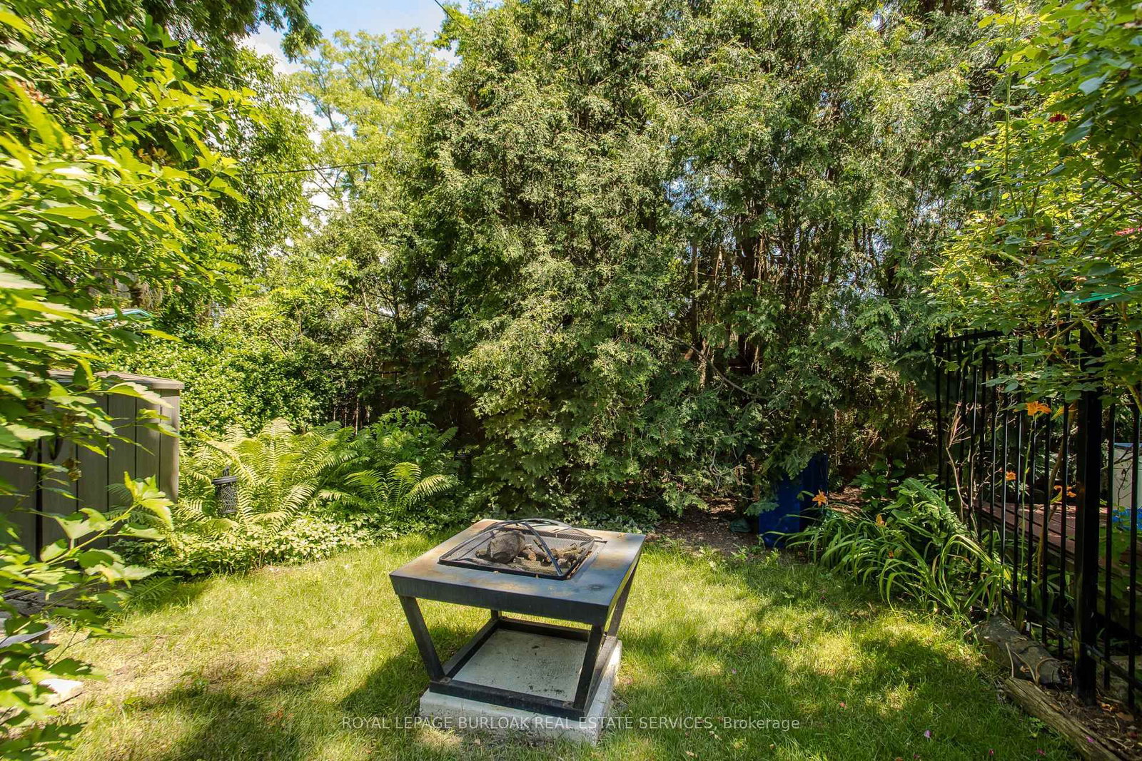 569 Locust Street • Burlington, ON photo 7