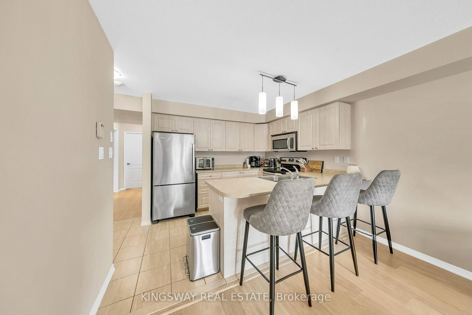 2557 Sixth Line W • #6 • Oakville, ON photo 8