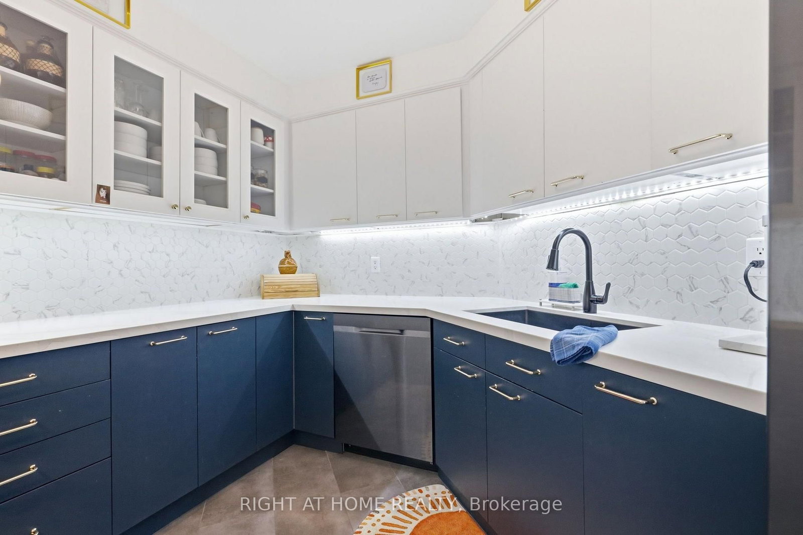 2285 Lake Shore Boulevard W • #312 • Toronto, ON photo 8