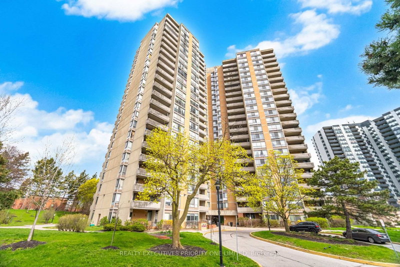 1802 - 10 Martha Eaton Way