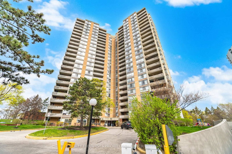 1802 - 10 Martha Eaton Way