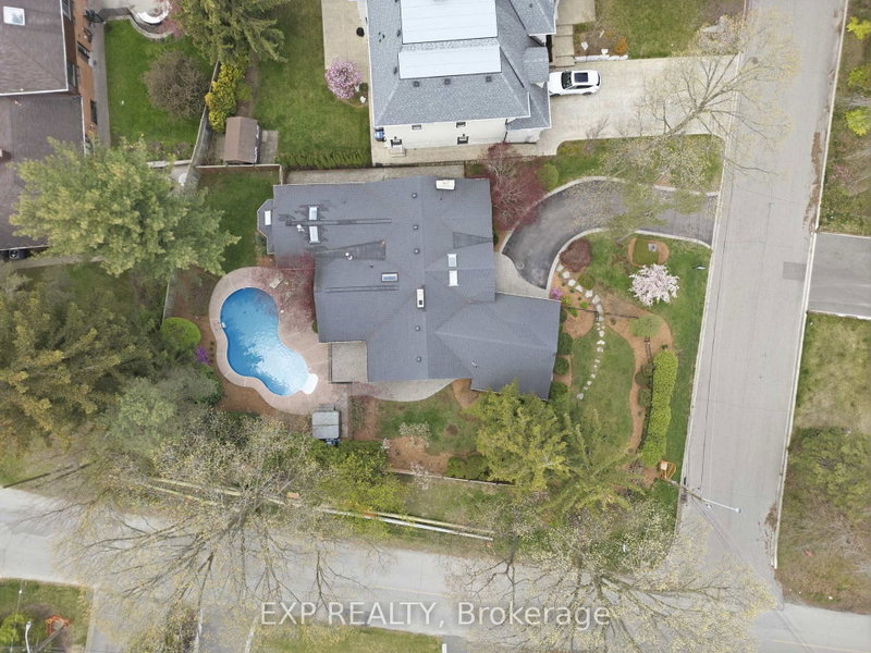 2076 Autumn Breeze Drive S