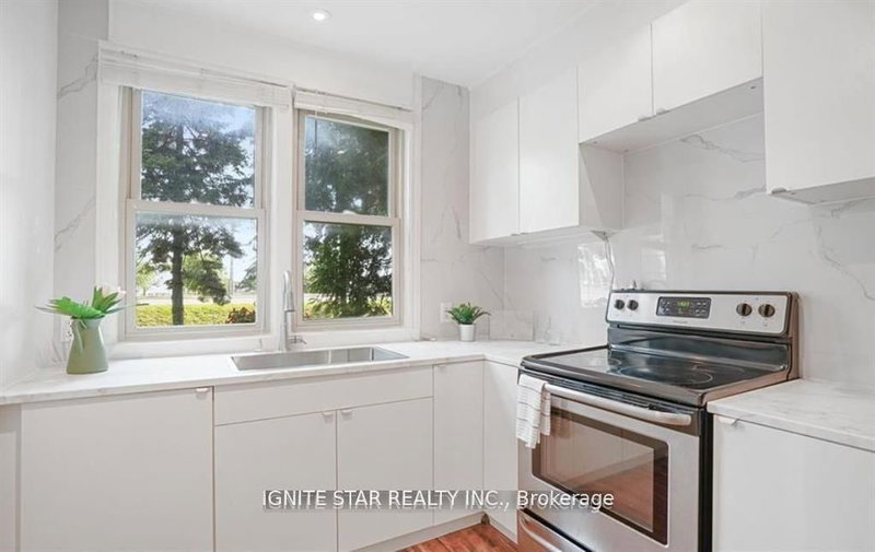 1136 Bronte Road