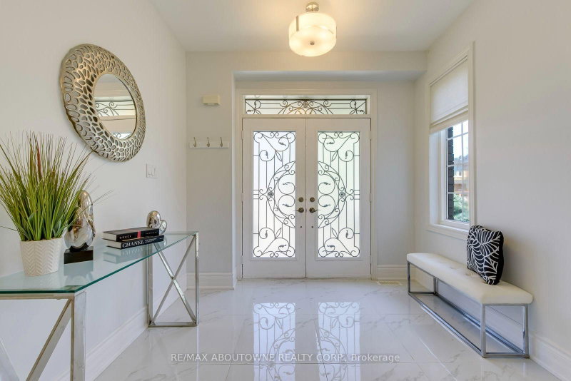 2380 Woodcrest Drive