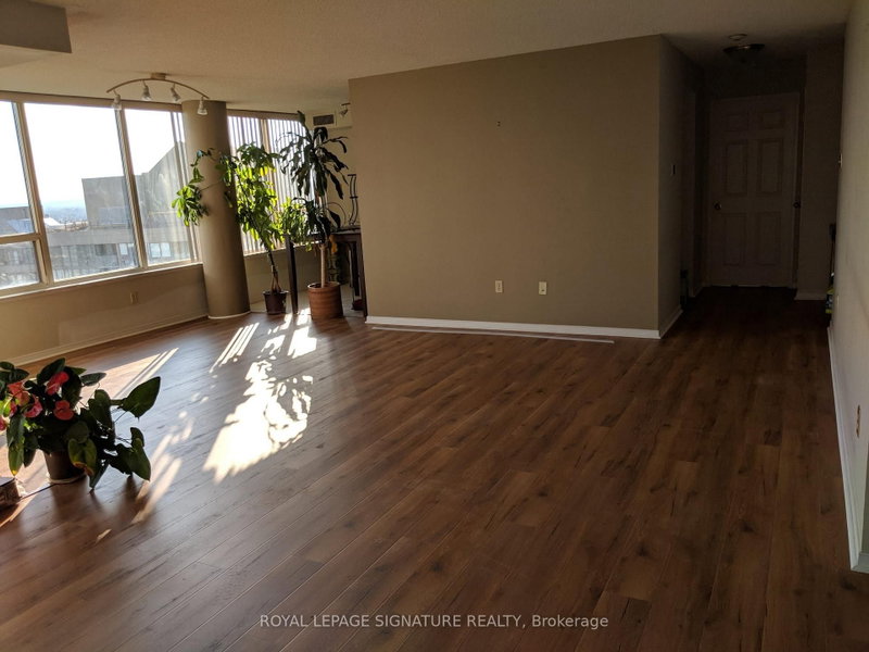 330 Rathburn Mississauga,ON L5B 3Y1 — Photo 4