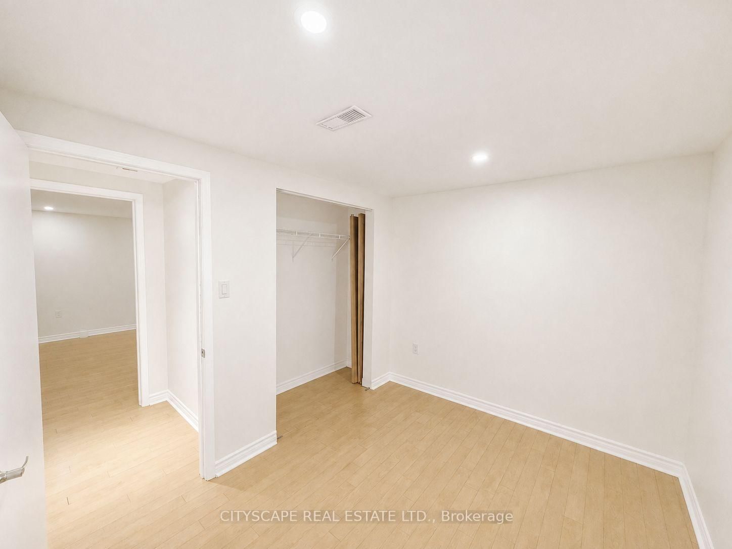 Listing Image 44