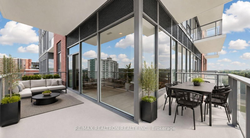 702 - 4010 Eglinton Avenue W