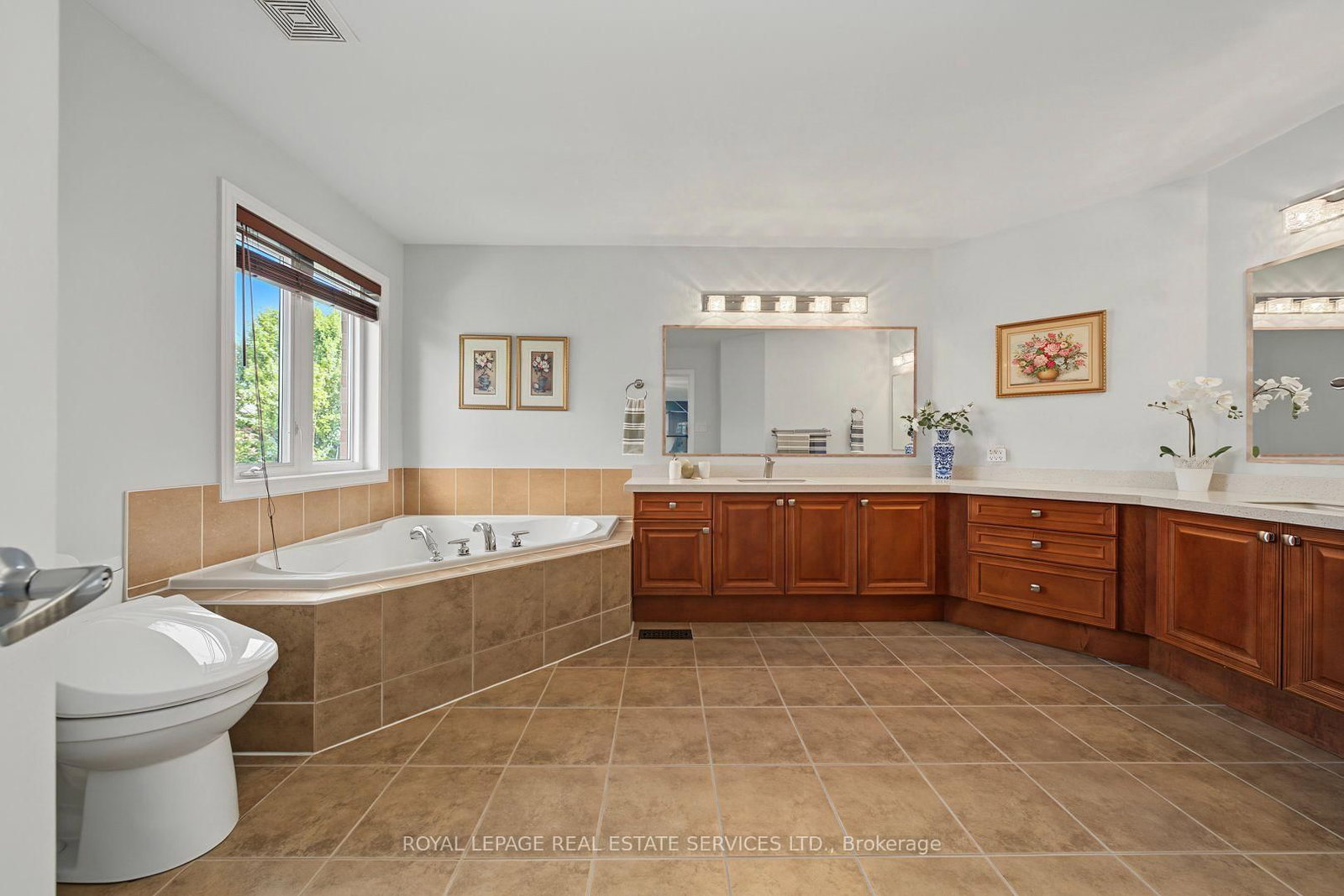 3368 Raspberry Bush Trail • Oakville, ON photo 20