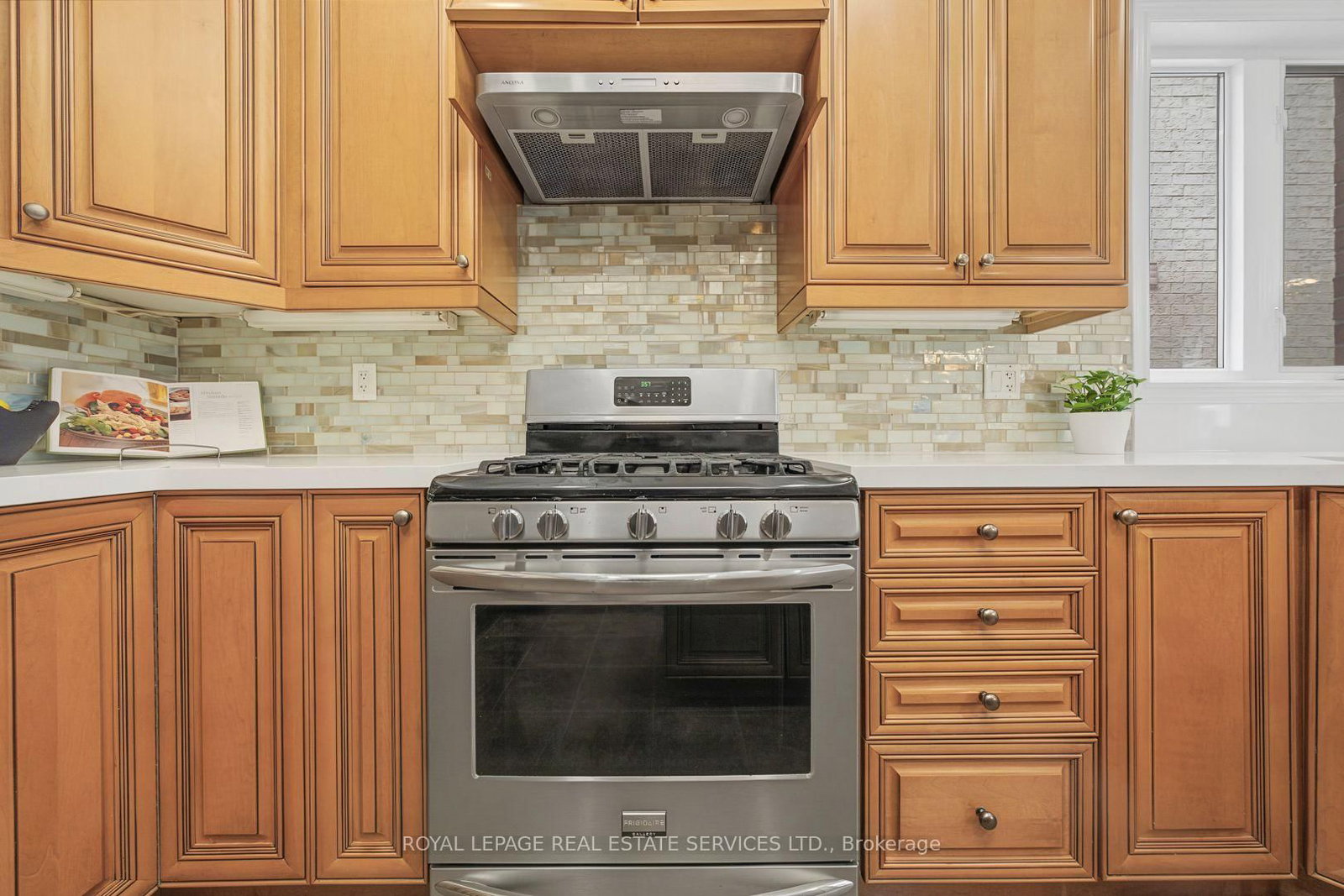 3368 Raspberry Bush Trail • Oakville, ON photo 8