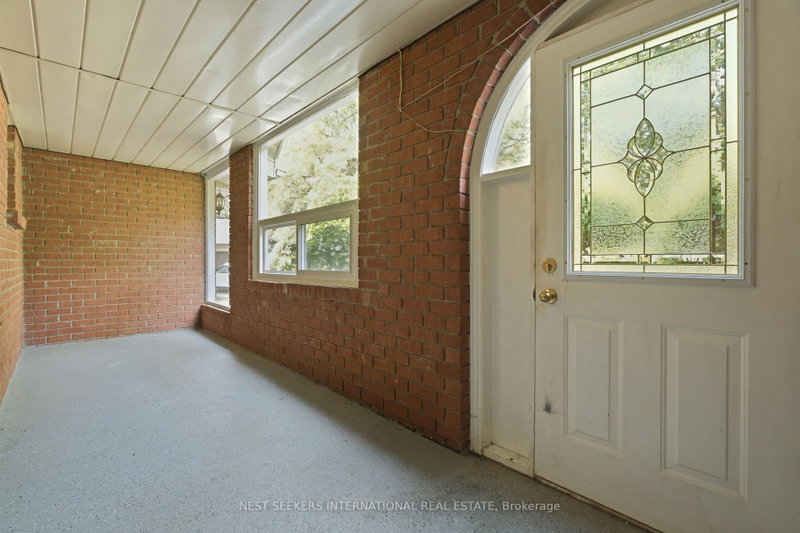 10 Lennox Crt photo 4