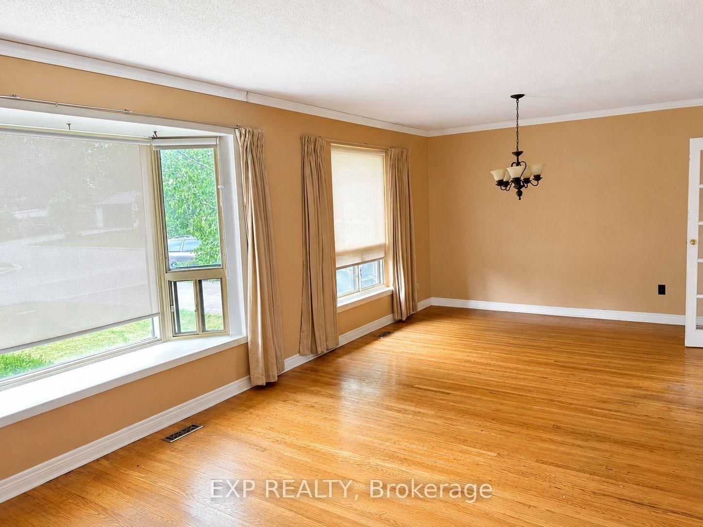 79 Dorset Drive • Brampton, ON photo 4