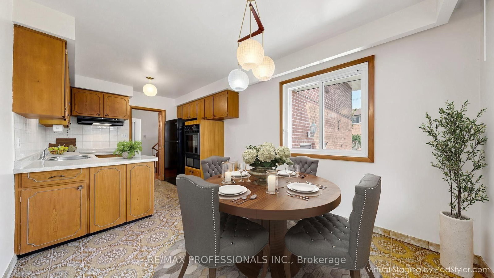 26 Woodcrest Drive • Toronto, ON photo 11