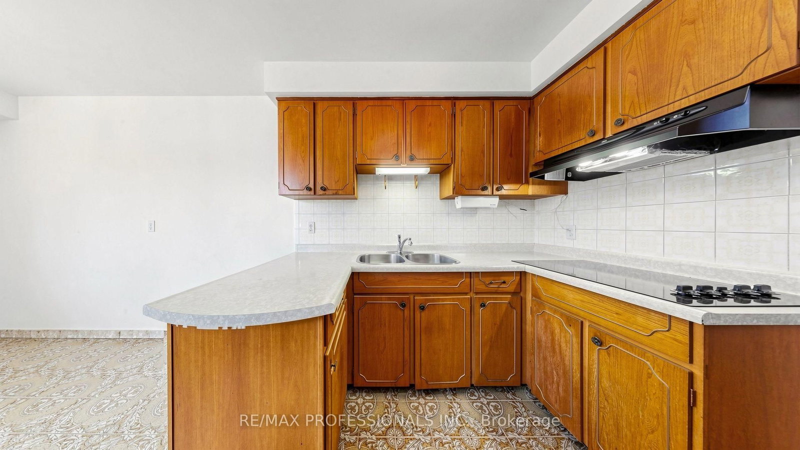 26 Woodcrest Drive • Toronto, ON photo 13
