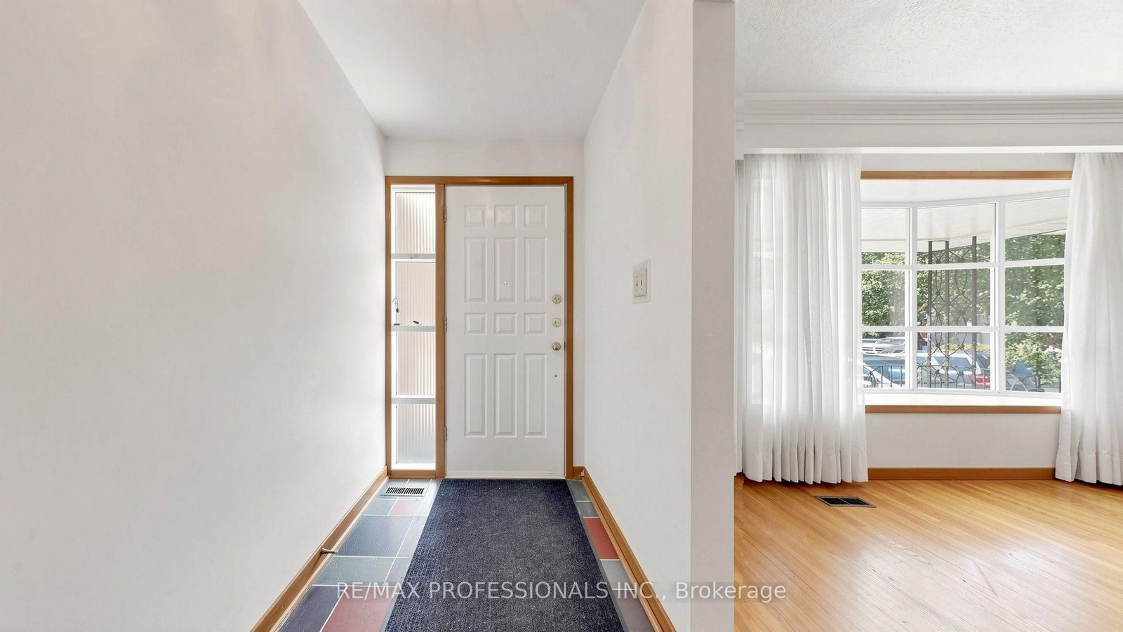 26 Woodcrest Drive • Toronto, ON photo 17