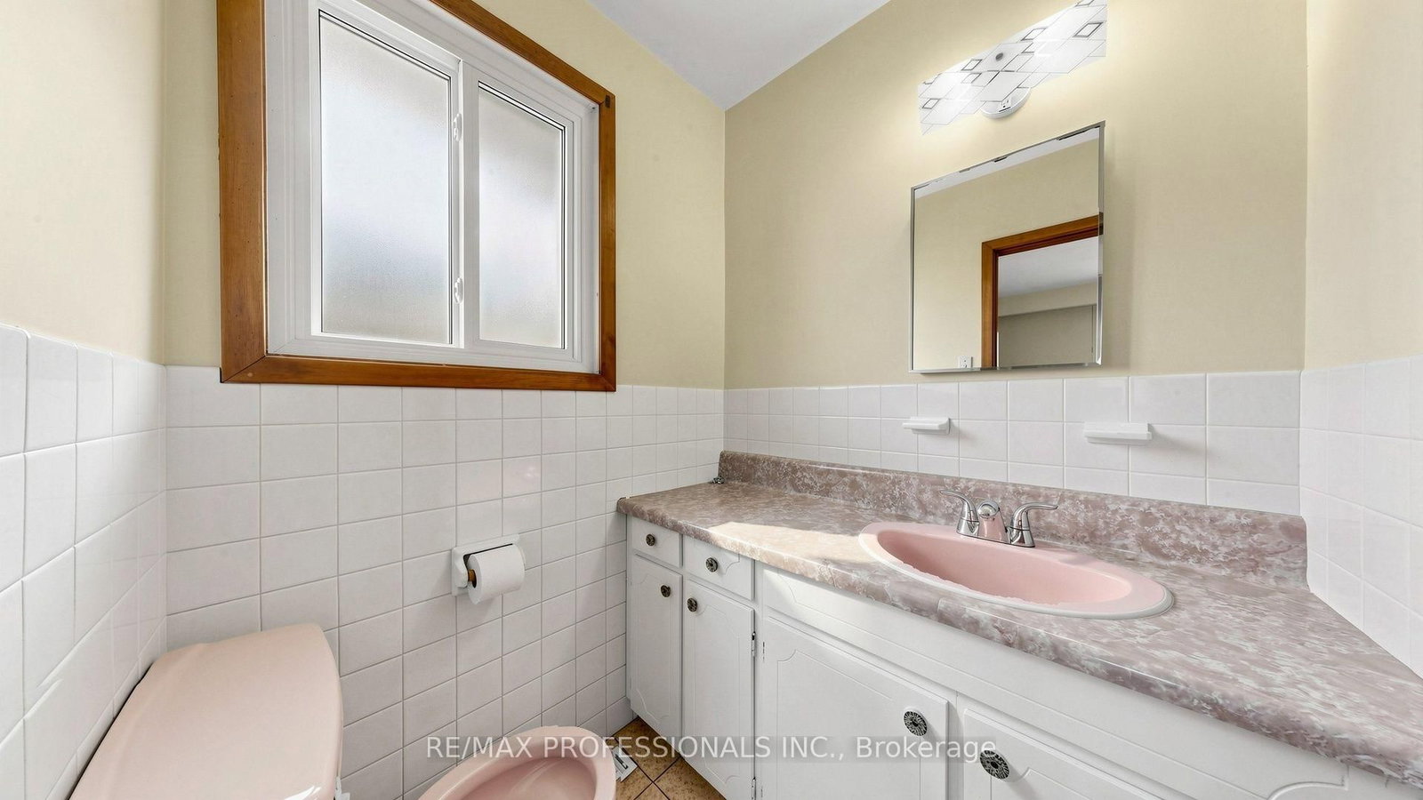 26 Woodcrest Drive • Toronto, ON photo 32