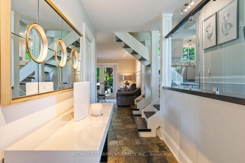 175 Mohawk Oakville,ON L6L 2Z1 — Photo 11