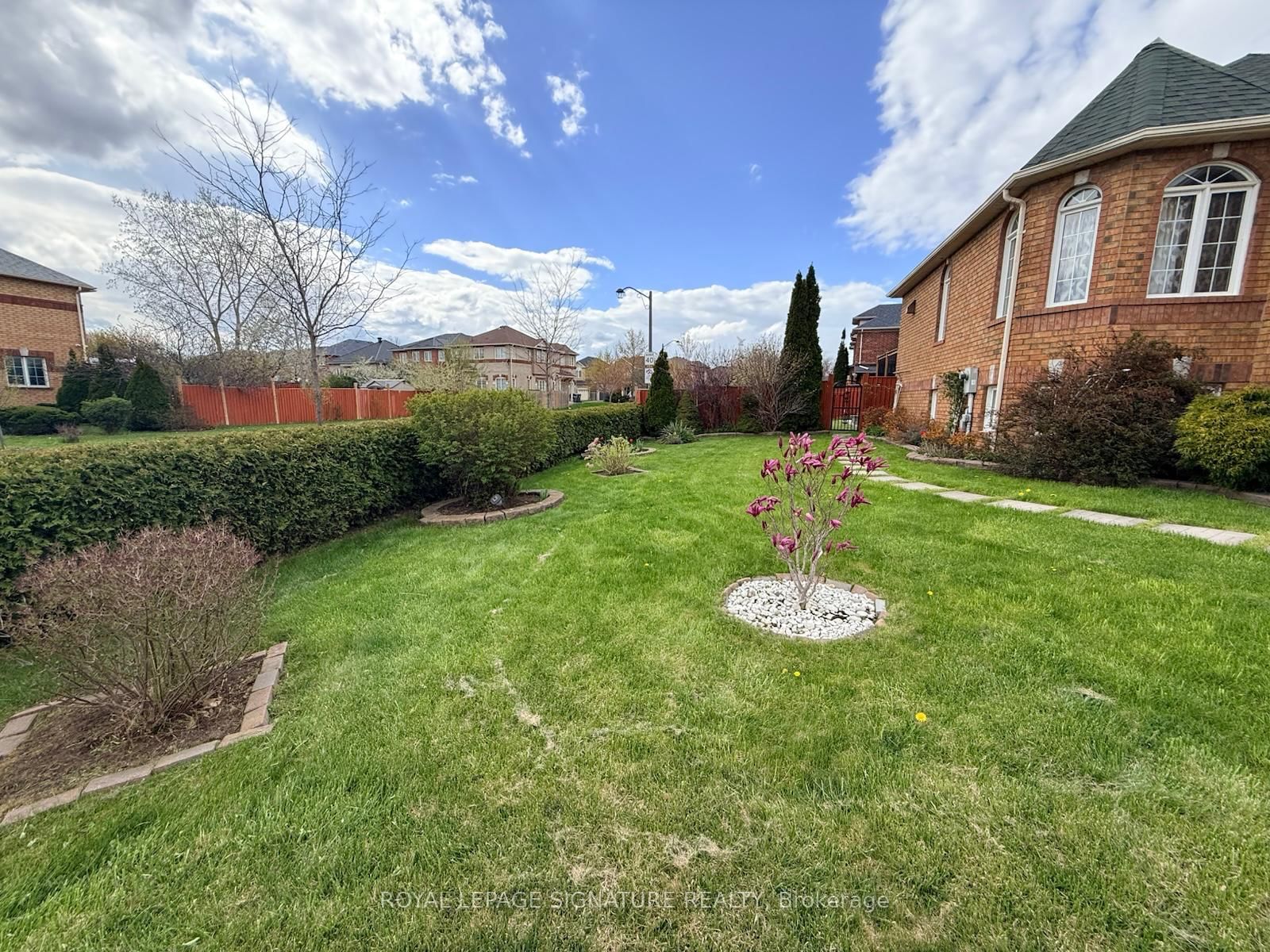 687 Twain Avenue • Mississauga, ON photo 36
