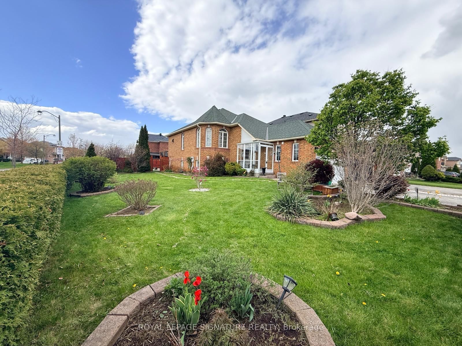 687 Twain Avenue • Mississauga, ON photo 38