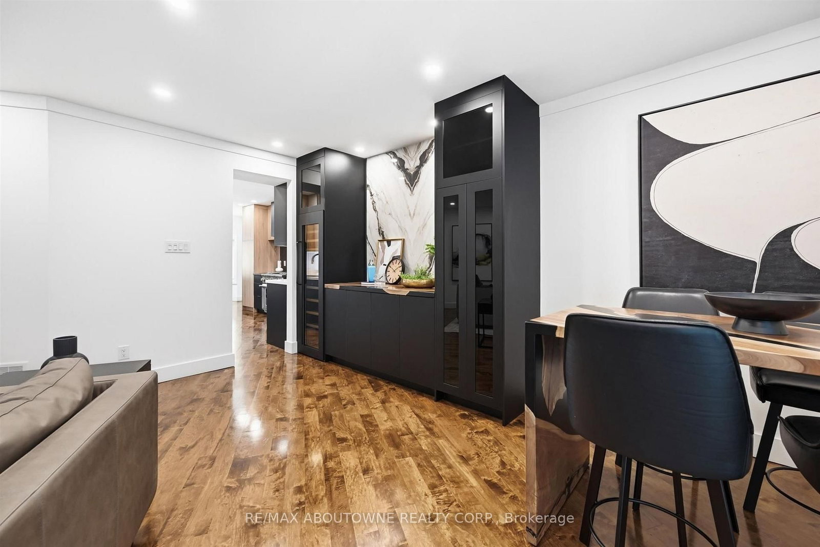 25 Southwind Terrace • Oakville, ON photo 13