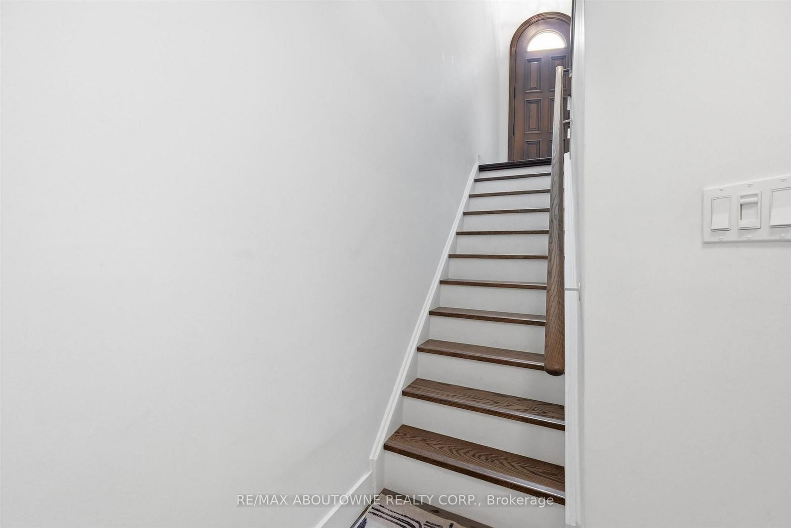 25 Southwind Terrace • Oakville, ON photo 43